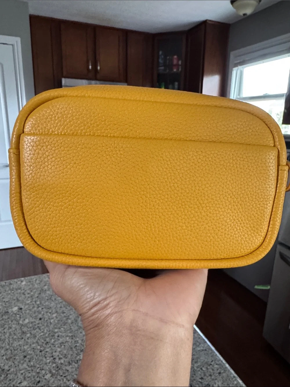 💛Tory Burch 🌻Pebbled Leather Logo Camera Bag - Yellow